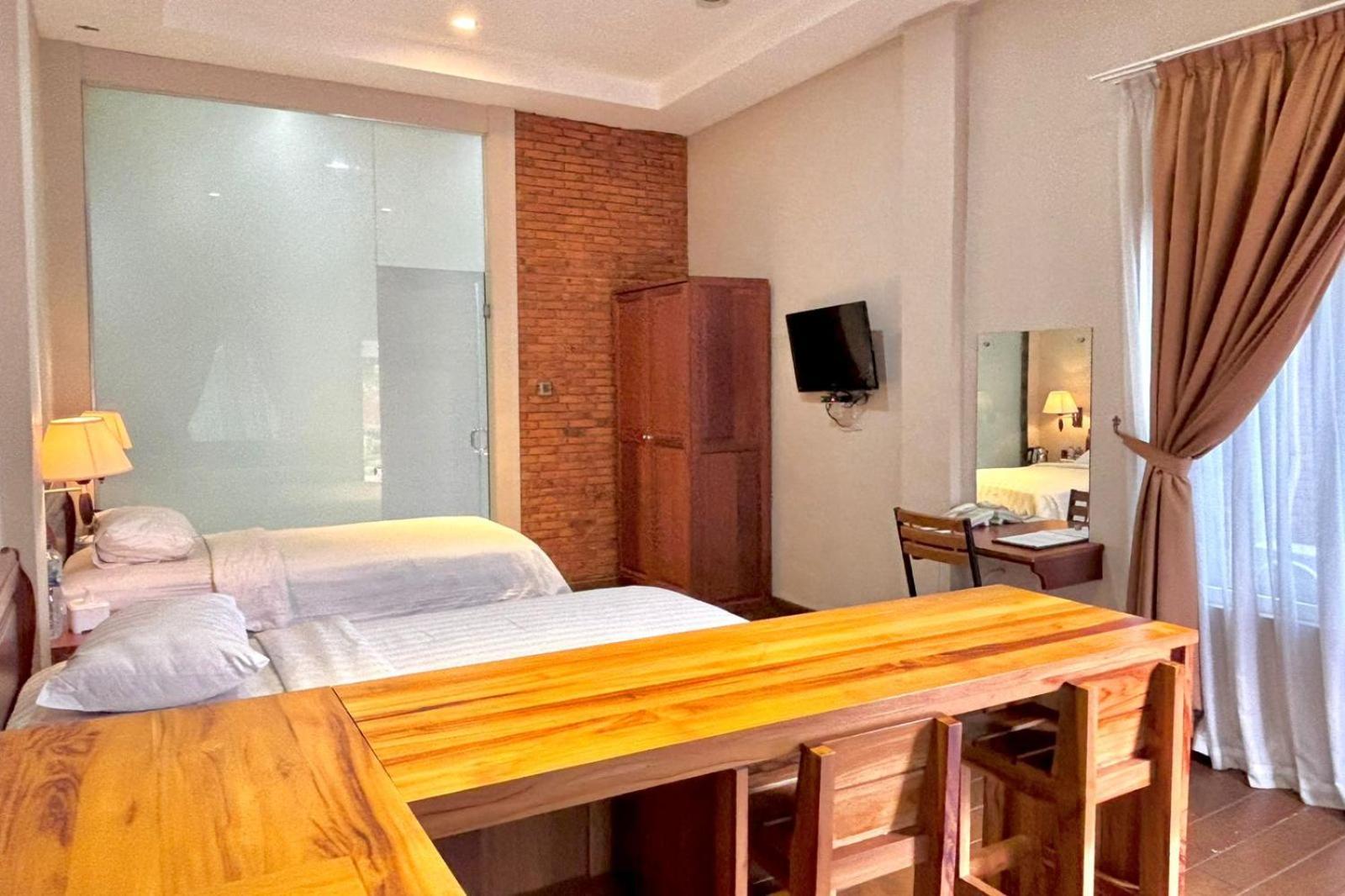 Thong'S Inn Hotel Kualanamu Medan Exterior foto